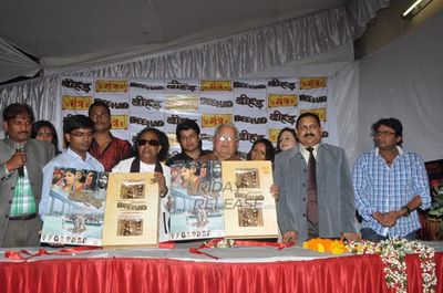 Real dacoits Maan Singh, Mangal Singh & Renu Yadav at music launch of film 'BEEHAD - THE RAVINES'