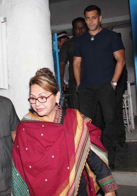 Salman Khan, Ram Charan Teja at Arbaaz Khan's wedding anniversary party