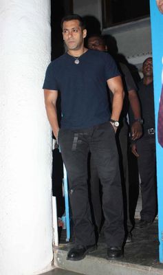 Salman Khan, Ram Charan Teja at Arbaaz Khan's wedding anniversary party
