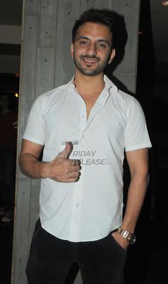 Top Models sizzle at choreographer Shakir Shaikh's white theme birthday party at Lager Bay in Bandra
