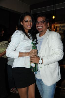 Top Models sizzle at choreographer Shakir Shaikh's white theme birthday party at Lager Bay in Bandra
