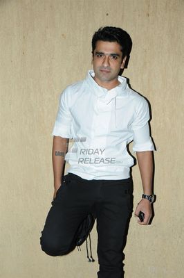 Top Models sizzle at choreographer Shakir Shaikh's white theme birthday party at Lager Bay in Bandra