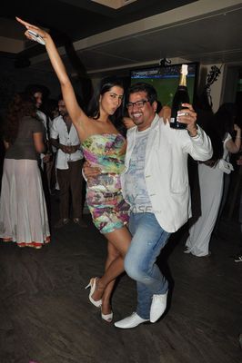 Top Models sizzle at choreographer Shakir Shaikh's white theme birthday party at Lager Bay in Bandra