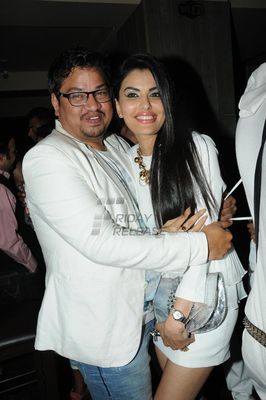 Top Models sizzle at choreographer Shakir Shaikh's white theme birthday party at Lager Bay in Bandra