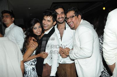 Top Models sizzle at choreographer Shakir Shaikh's white theme birthday party at Lager Bay in Bandra