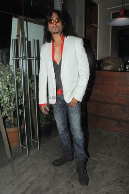 Top Models sizzle at choreographer Shakir Shaikh's white theme birthday party at Lager Bay in Bandra