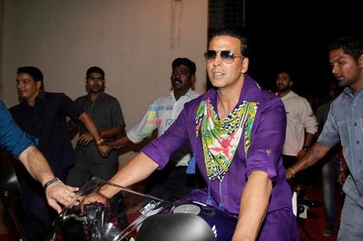 KHILADI 786 promotions at Mithibai College