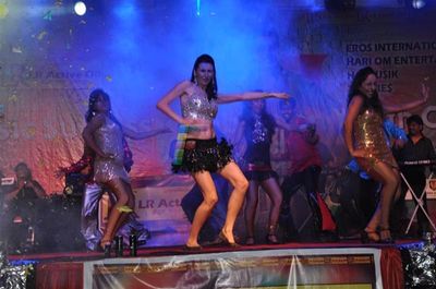 KHILADI 786 promotions at Mithibai College