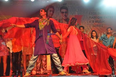 KHILADI 786 promotions at Mithibai College