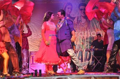 KHILADI 786 promotions at Mithibai College
