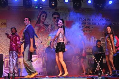 KHILADI 786 promotions at Mithibai College
