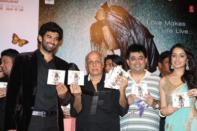 Actors Aditya Roy Kapur & Shraddha Kapoor at the first look launch of 'AASHIQUI 2'