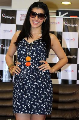 Actors Divyendu Sharma and Tapasee Pannu promote their film 'Chashme Baddoor'