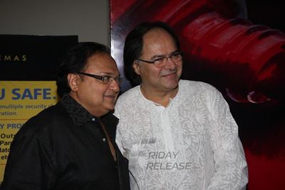 Bolly celebs attend the premiere of the digitally restored \'Chashme Buddoor\'