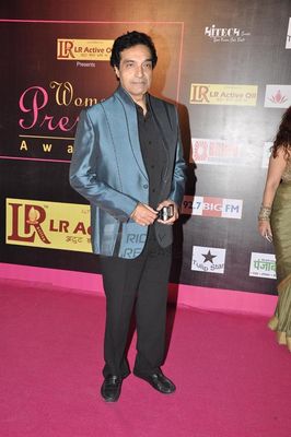 Bolly female celebs were honoured at the Women Prerna Awards