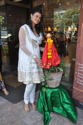 Bollywood actress Sayali Bhagat at the launch of Temple Jewellery Gudi Padwa special collection