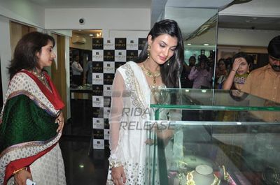 Bollywood actress Sayali Bhagat at the launch of Temple Jewellery Gudi Padwa special collection