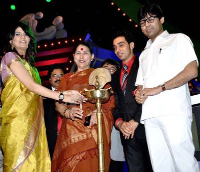 Bollywood Celebs at the 2nd Medscape India International Awards 2013