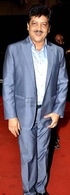 Bollywood Celebs at the 2nd Medscape India International Awards 2013