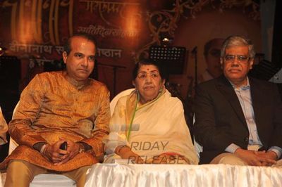 Lata Mangeshkar, Sonu Nigam, Suresh Wadkar at Master Dinanath Mangeshkar Awards