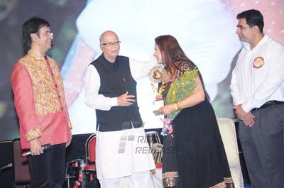 Legendary actor Manoj Kumar was honoured by BJP Leader Shri Lal Krishna Advani