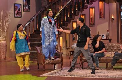 Akshay Kumar,Sonakshi Sinha & Imran Khan on Comedy Nights with Kapil sets