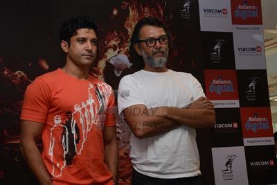Farhan Akhtar launches BHAAG MILKHA BHAAG game at Reliance Digital