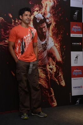 Farhan Akhtar launches BHAAG MILKHA BHAAG game at Reliance Digital