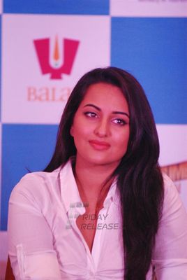 Akshay Kumar & Sonakshi Sinha launch Oman Tourism Campaign in association with Once Upon Ay Time in Mumbai Dobaara