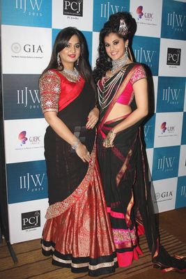 Rana Daggubati, Kajal Aggarwal, Taapsee Pannu walk the ramp displaying Moni Agarwal collection