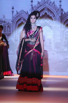 Rana Daggubati, Kajal Aggarwal, Taapsee Pannu walk the ramp displaying Moni Agarwal collection