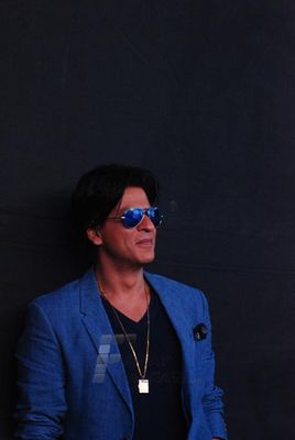 Shah Rukh Khan promotes 'Chennai Express' at K Lounge Store