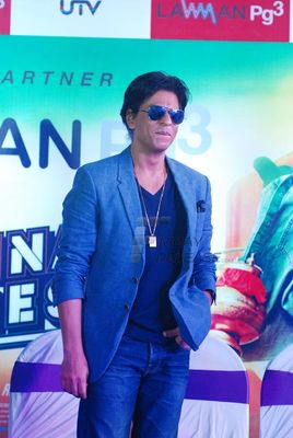 Shah Rukh Khan promotes 'Chennai Express' at K Lounge Store