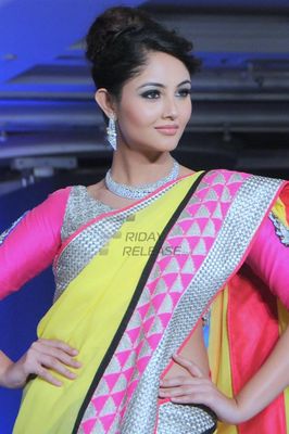 Genelia D'Souza, Zayed Khan, Pooja Mishra, Aryan Vaid at HVK Jewels Fashion Show
