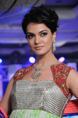 Genelia D'Souza, Zayed Khan, Pooja Mishra, Aryan Vaid at HVK Jewels Fashion Show