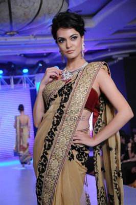 Genelia D'Souza, Zayed Khan, Pooja Mishra, Aryan Vaid at HVK Jewels Fashion Show
