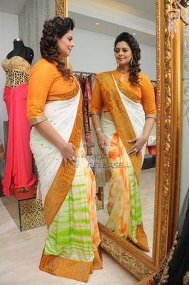 Nagma checks out Independence Day Special saree by Designer Amy Billimoria