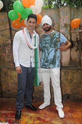 Mohit Raina of Har Har Mahadev Fame celebrates Independence Day with orphan kids
