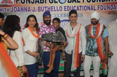 Mohit Raina of Har Har Mahadev Fame celebrates Independence Day with orphan kids