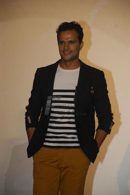 Manjari Phadnis, Madhurima Tuli, Varun Sharma at film 'WARNING' 3D first look launch