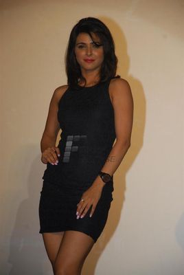 Manjari Phadnis, Madhurima Tuli, Varun Sharma at film 'WARNING' 3D first look launch