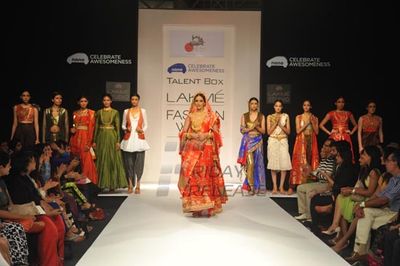 Sonali Bendre & Isha Koppikar showstopper at the Talent Box show at LFW Winter Festive 2013