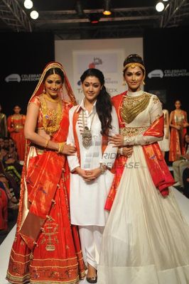 Sonali Bendre & Isha Koppikar showstopper at the Talent Box show at LFW Winter Festive 2013