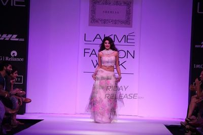 Jacqueline Fernandez walks the ramp for Shehla Khan at LFW Winter Festival 2013