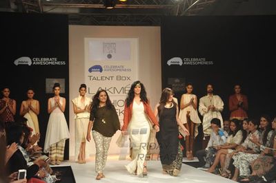 TV actress Mona Singh walks the ramp at Talent Box show at LFW Winter Festive 2013