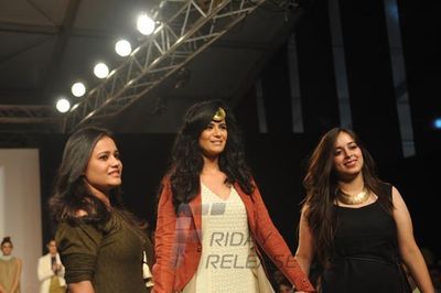 TV actress Mona Singh walks the ramp at Talent Box show at LFW Winter Festive 2013