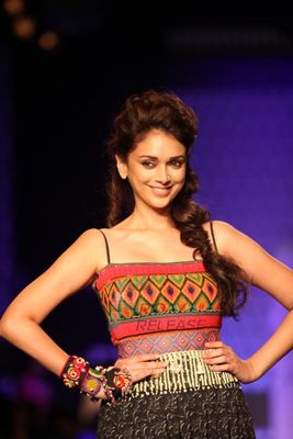 Aditi Rao Hydari walks the ramp as showstopper for the GLOBAL DESI show