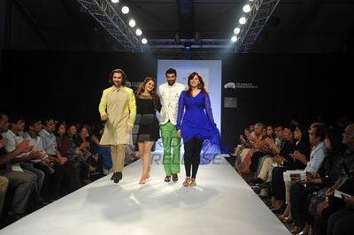 Aditya Roy Kapur & Musician Rahul Sharma for Barkha N Sonzal at LFW Winter Festive 2013