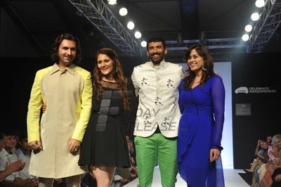 Aditya Roy Kapur & Musician Rahul Sharma for Barkha N Sonzal at LFW Winter Festive 2013