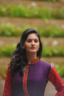 Bolly Celebs on Day 4 of LFW Winter Festive 2013